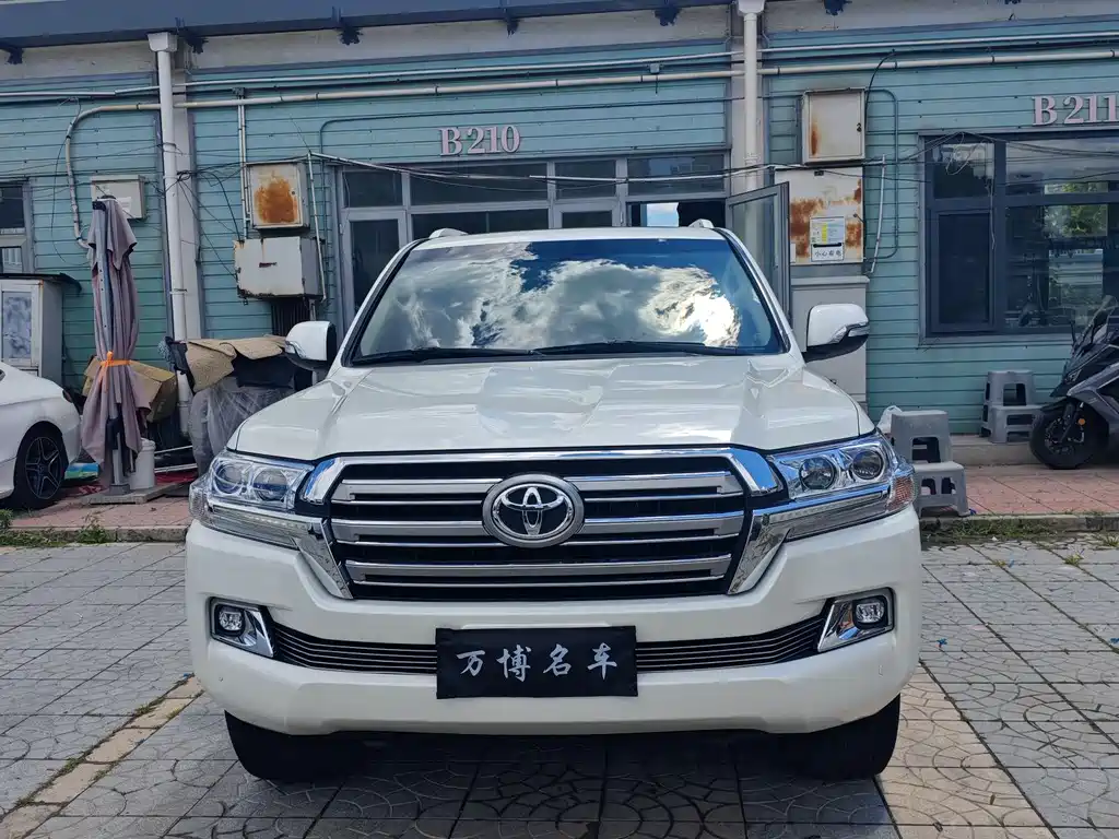 Toyota Land Cruiser 2019 4.6L GX-R