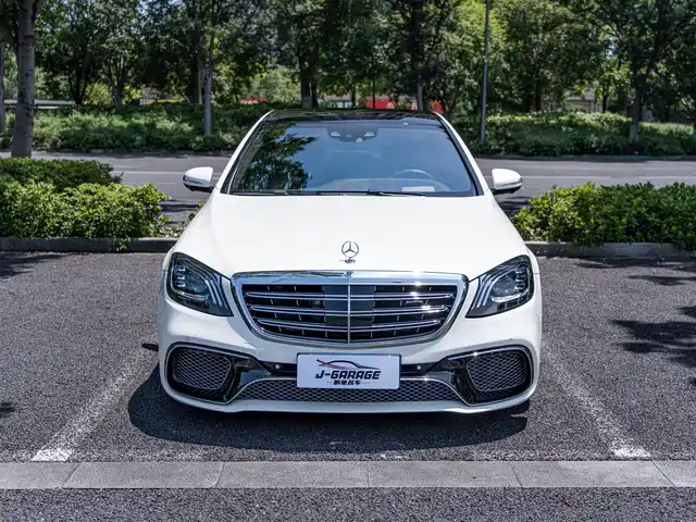 Mercedes-Benz S-Class — фото 1