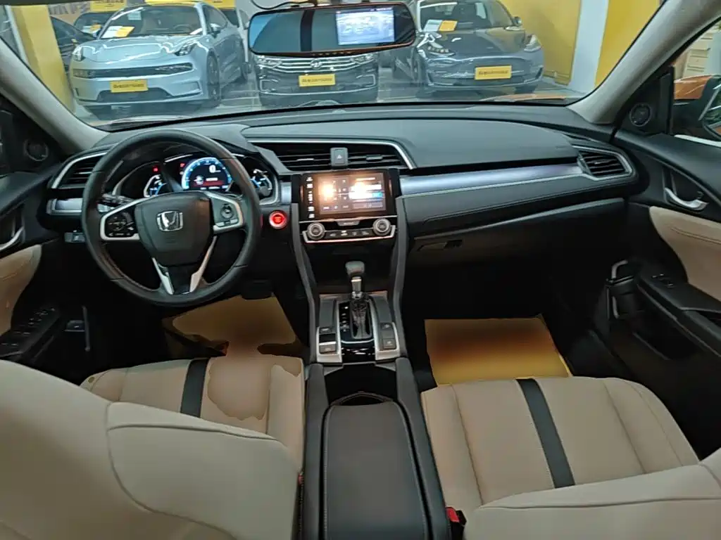 Honda Civic 2016 220TURBO CVT Luxury