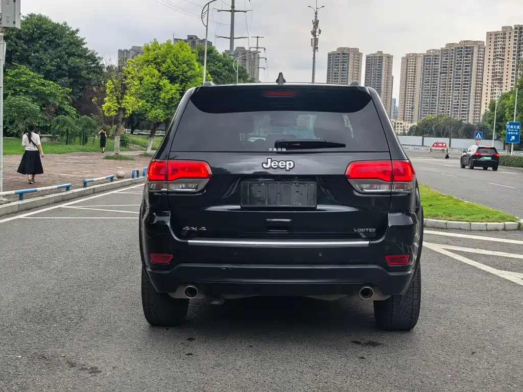 Jeep Grand Cherokee (Import) — миниатюра 9