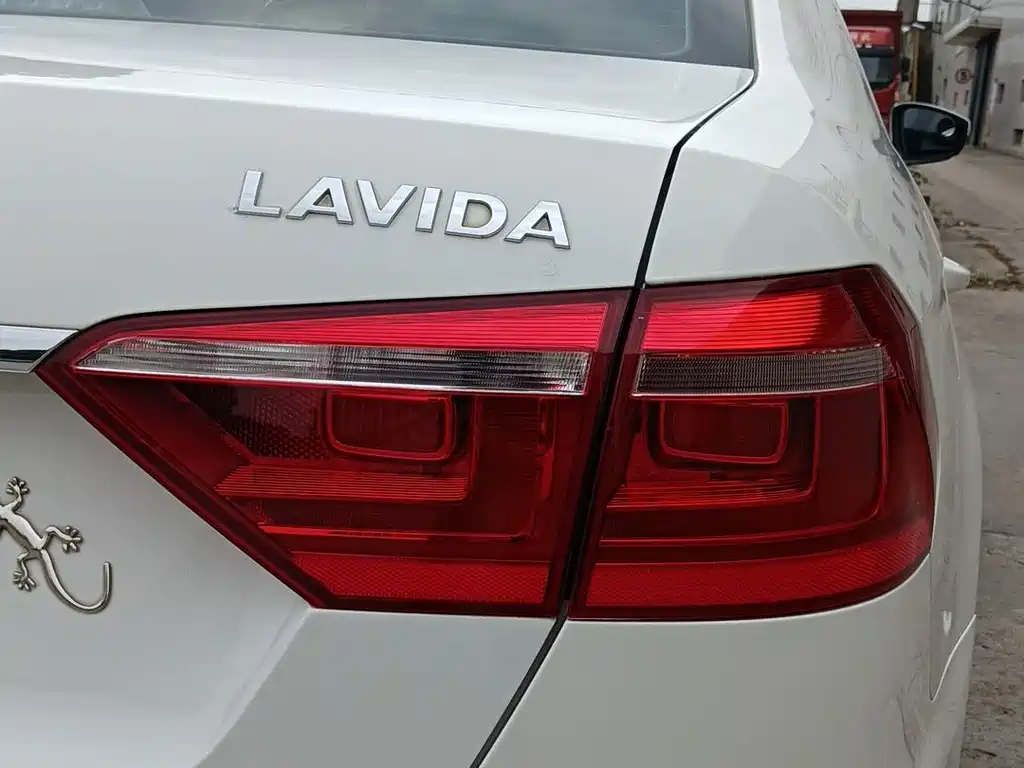 Volkswagen Lavida — миниатюра 6