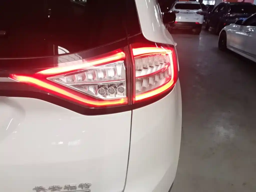 Ford Edge — миниатюра 8