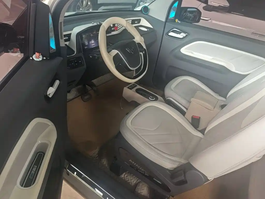 Wuling MINIEV — миниатюра 16