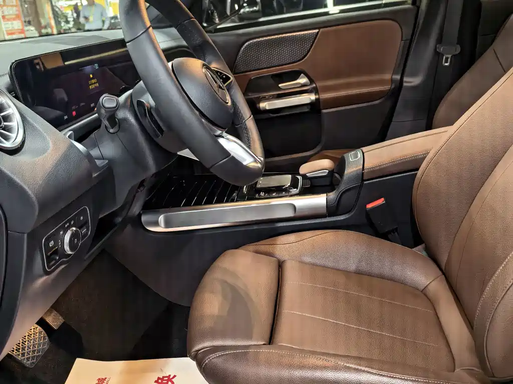 Mercedes-Benz GLB — миниатюра 4