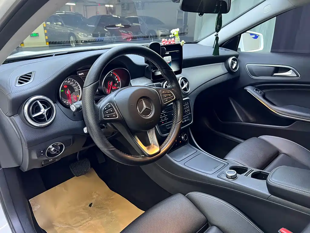 Mercedes-Benz GLA 2016 GLA 200 Fashion