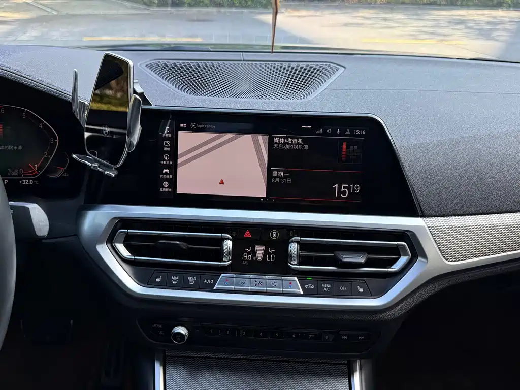 BMW 4 Series — миниатюра 15