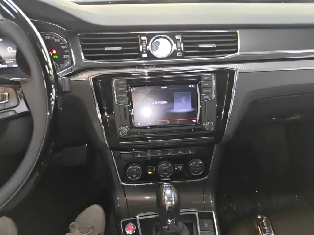 Volkswagen Passat — миниатюра 13