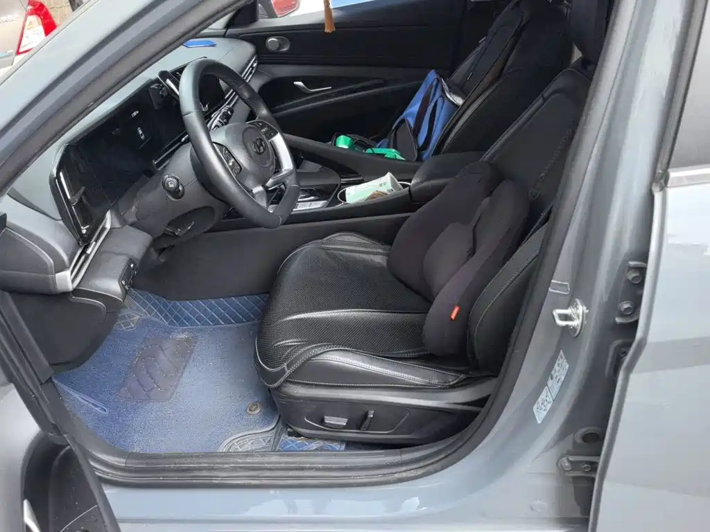 Hyundai Elantra — миниатюра 11