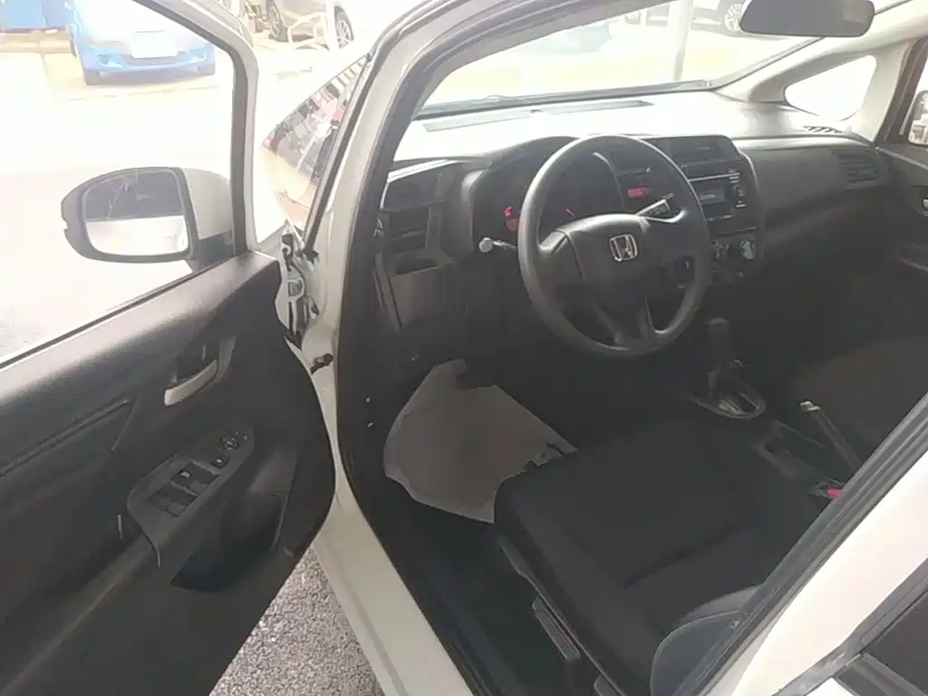 Honda Fit — миниатюра 16