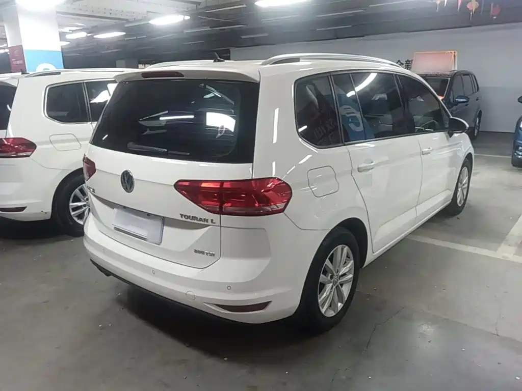 Volkswagen Touran — миниатюра 7