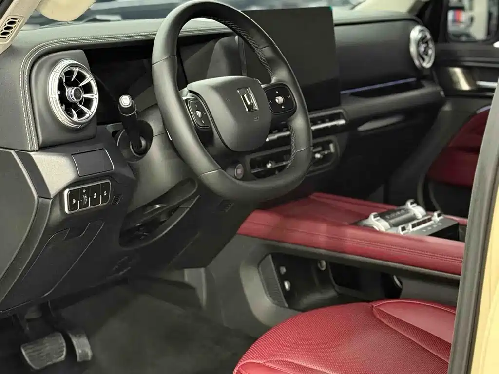 TANK TANK 300 NEW ENERGY