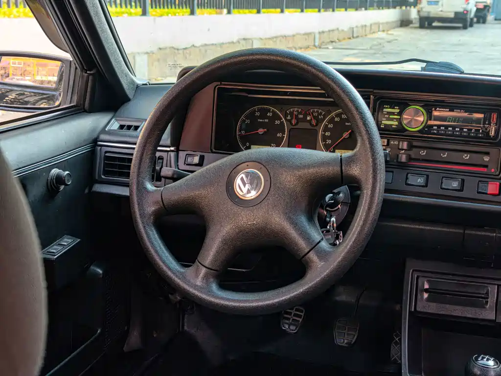 Volkswagen Santana Classic — миниатюра 8