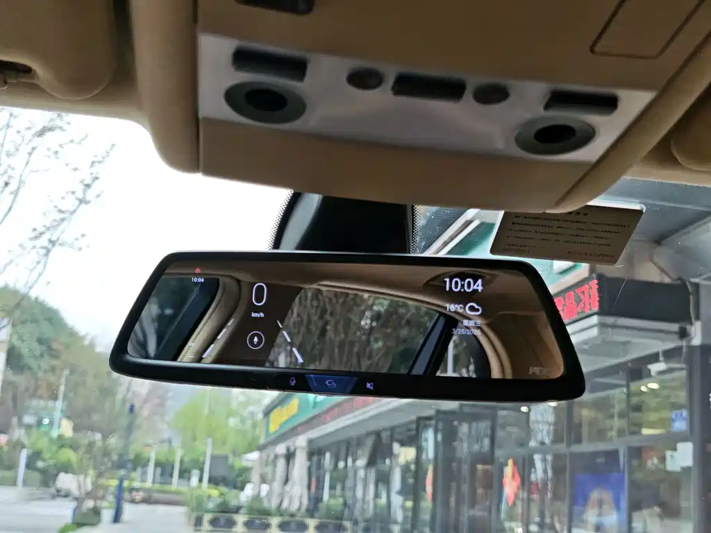 BMW 7 Series — миниатюра 21