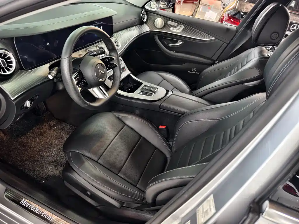 MERCEDES-BENZ E CLASS