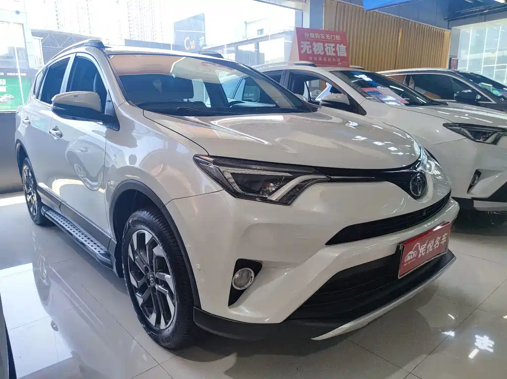 Toyota RAV4 — миниатюра 3