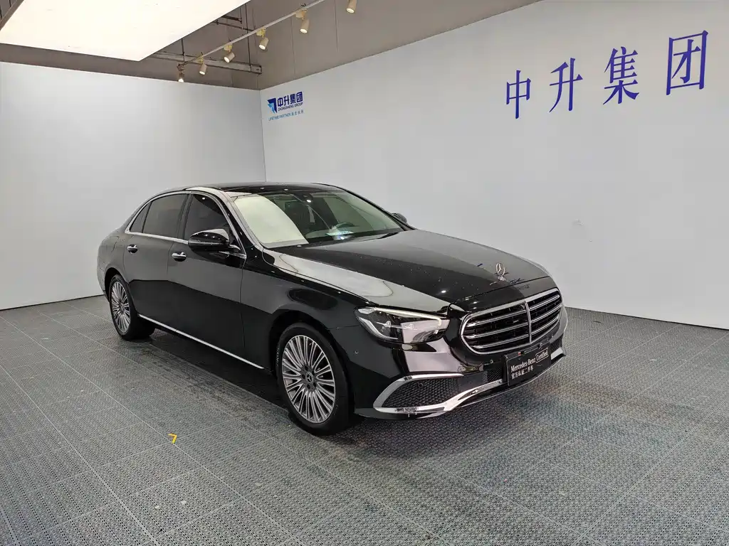 Mercedes-Benz E-Class — миниатюра 3