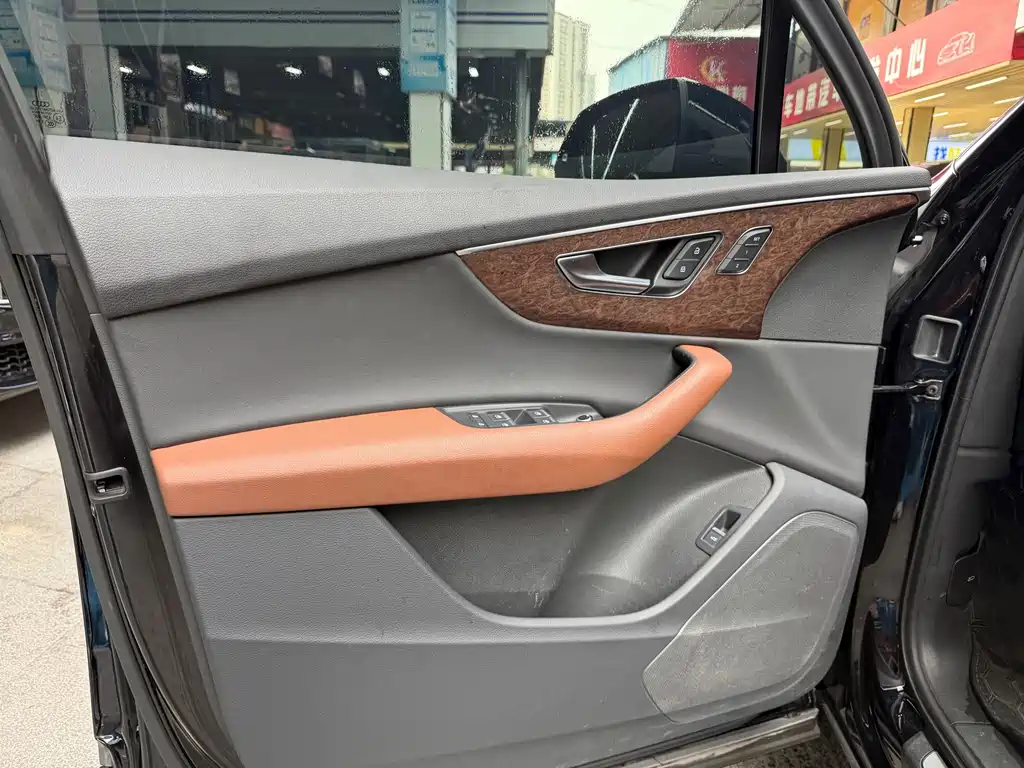 Audi Q7 — миниатюра 7