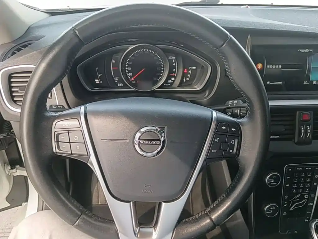 Volvo V40 — миниатюра 11