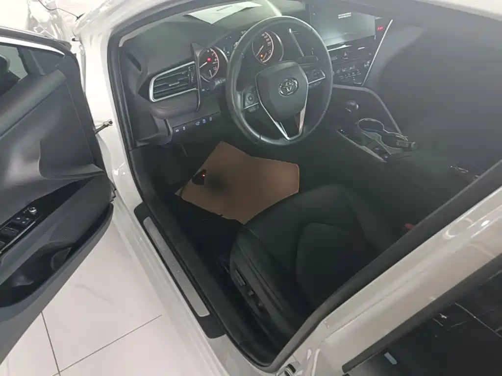 Toyota Camry — миниатюра 16