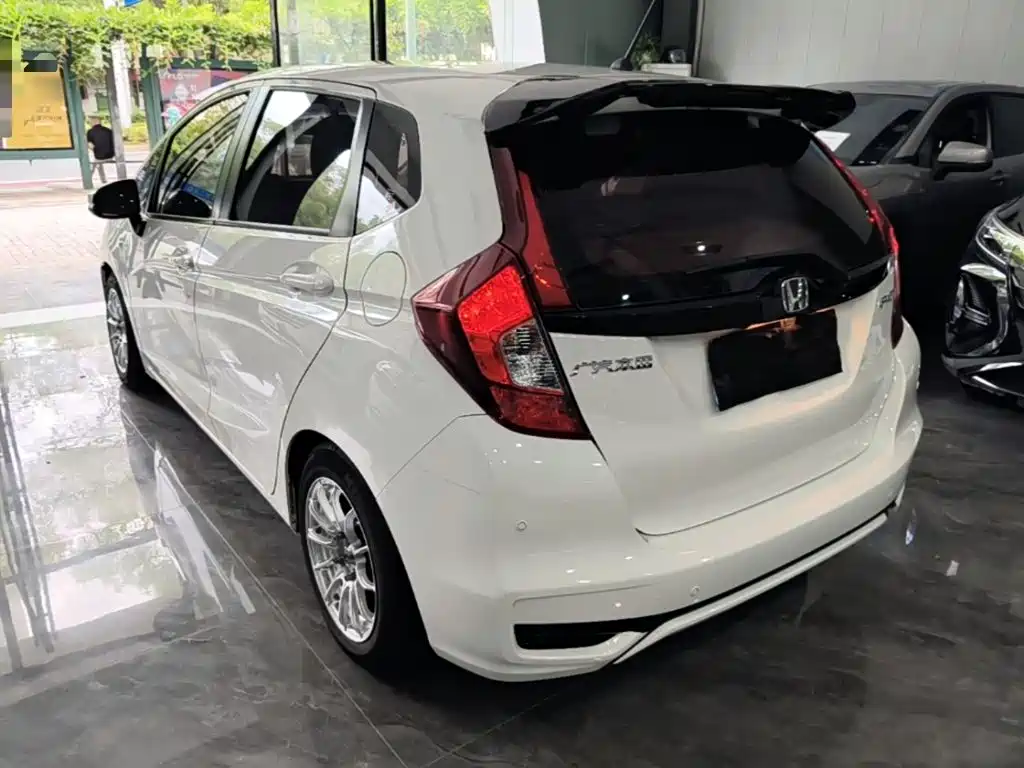Honda Fit — миниатюра 5
