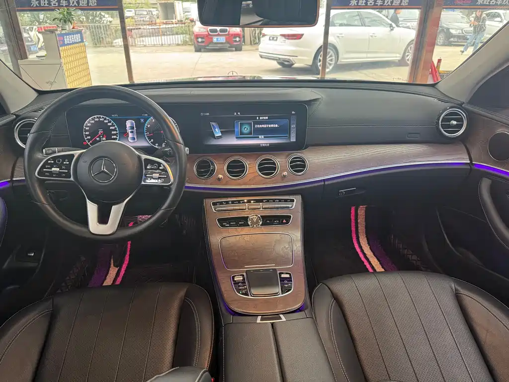 MERCEDES-BENZ E CLASS