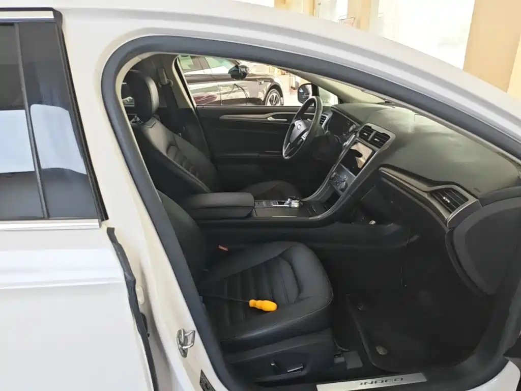 Ford Mondeo — миниатюра 25