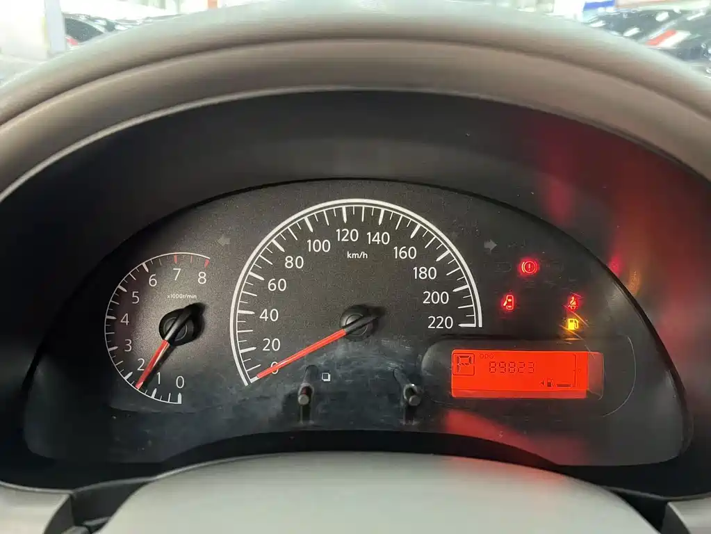 Nissan Sunny — миниатюра 10