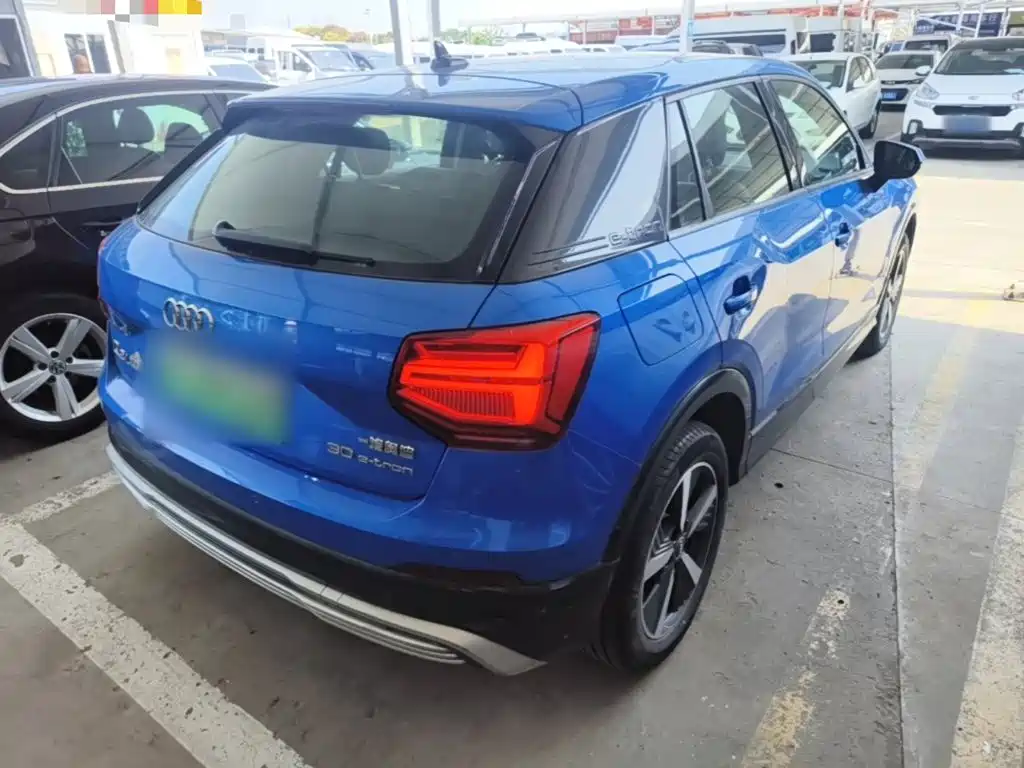 Audi Q2L e-tron — миниатюра 7