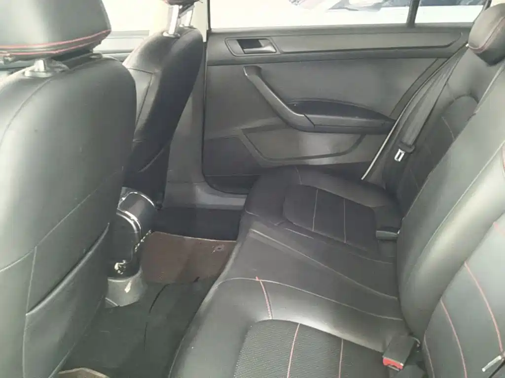 Volkswagen Santana — миниатюра 17