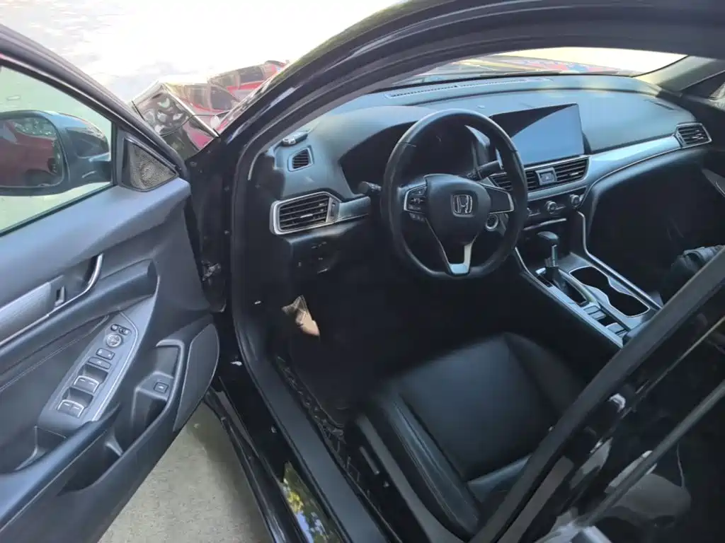Honda Accord — миниатюра 16