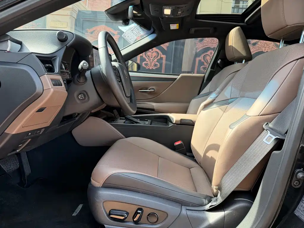 Lexus ES — миниатюра 4