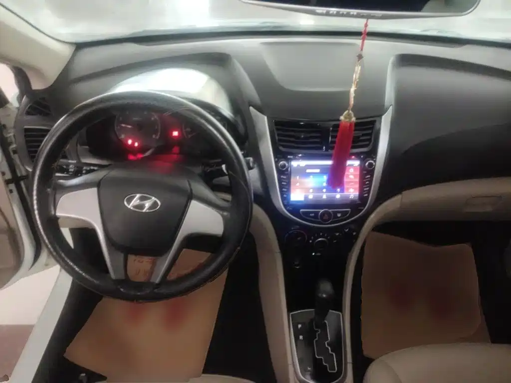 Hyundai Verna — миниатюра 10