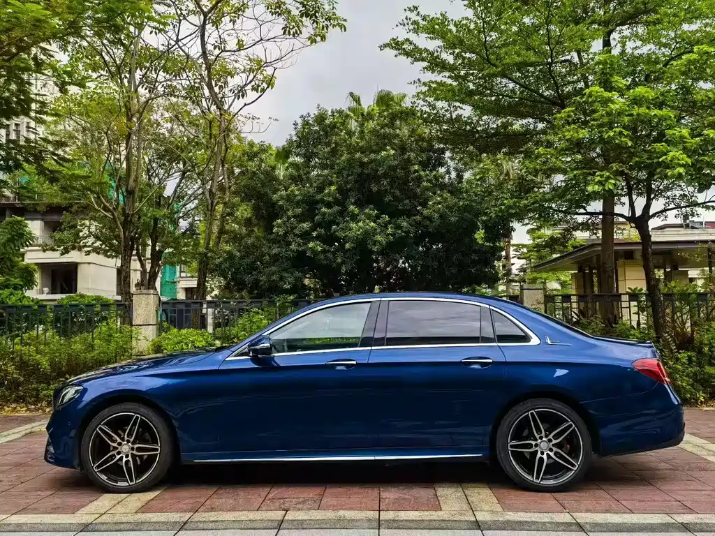 Mercedes-Benz E-Class — миниатюра 4