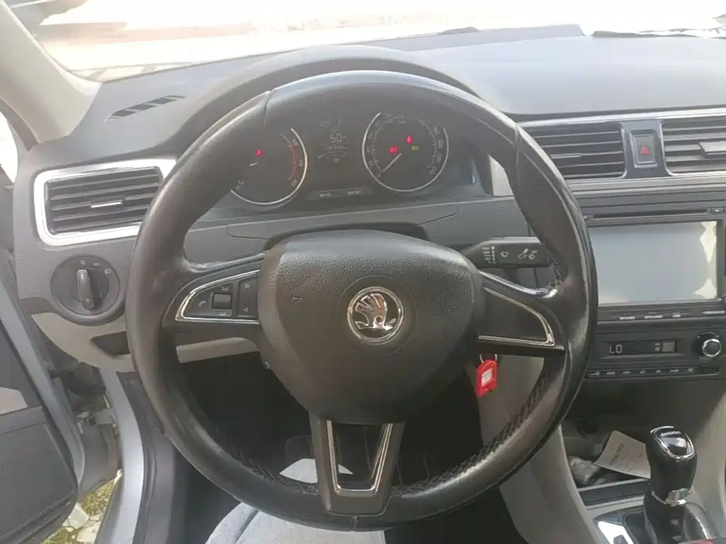 Skoda Rapid — миниатюра 11