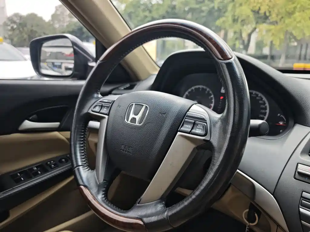 Honda Accord — миниатюра 13