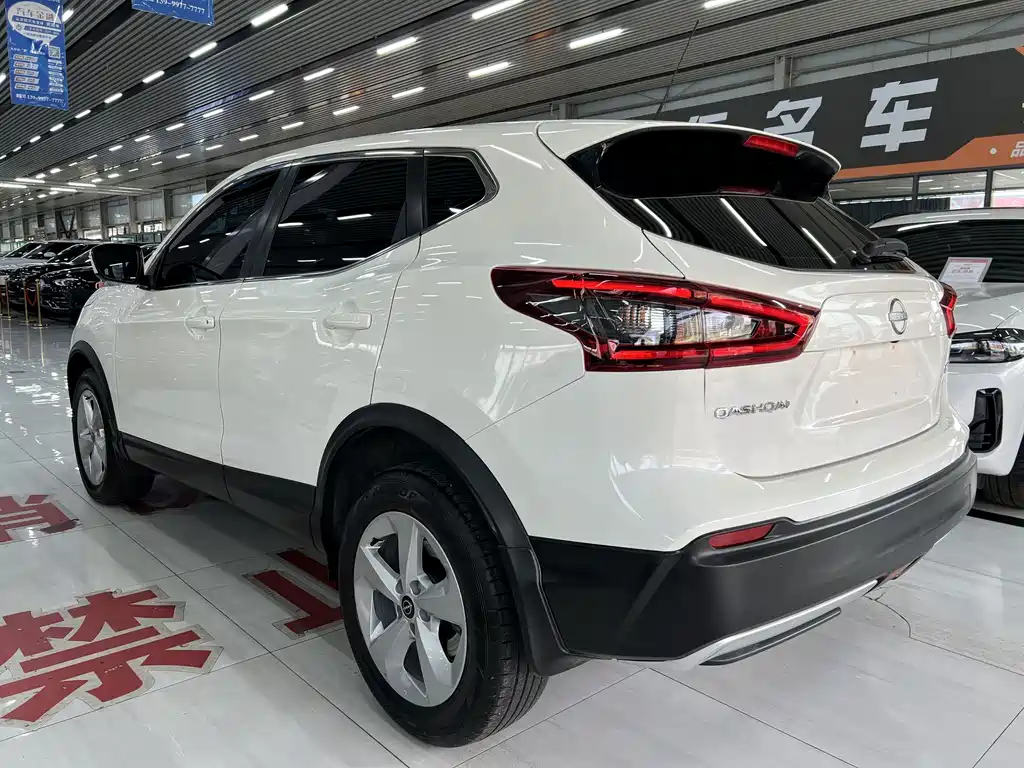 Nissan Qashqai — миниатюра 9