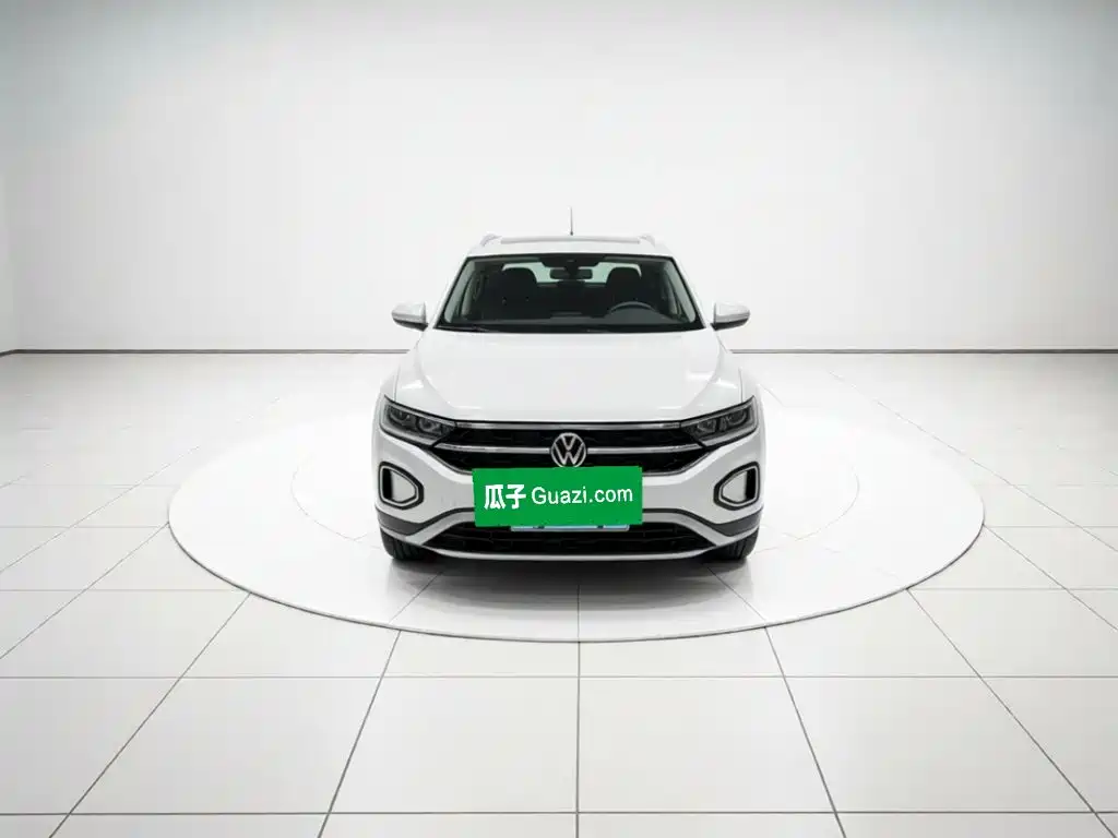 Volkswagen T-Roc — миниатюра 2