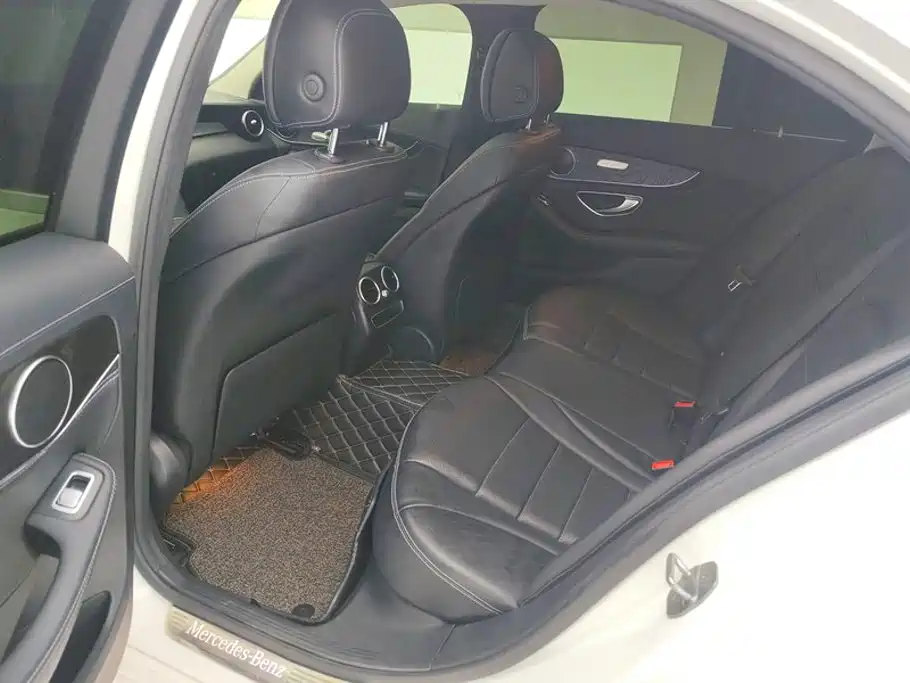 Mercedes-Benz C-Class — миниатюра 11
