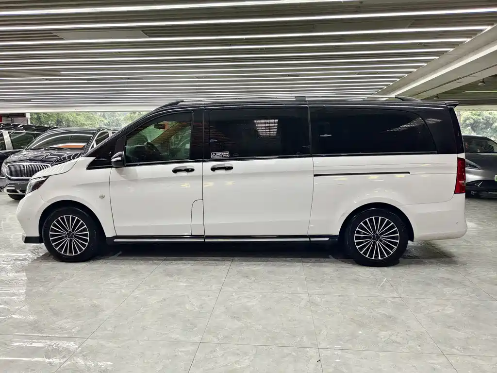Mercedes-Benz Vito 2021 2.0T 7 мест