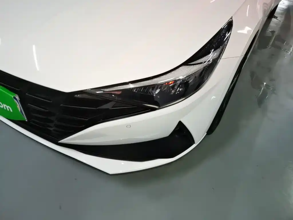 Hyundai Elantra — миниатюра 24