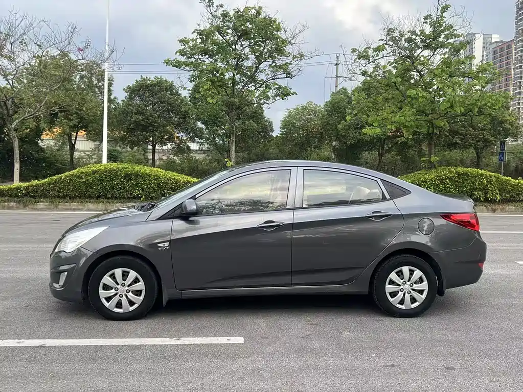 Hyundai Verna Sedan 1.4L Manual Standard Type GL, фото 4