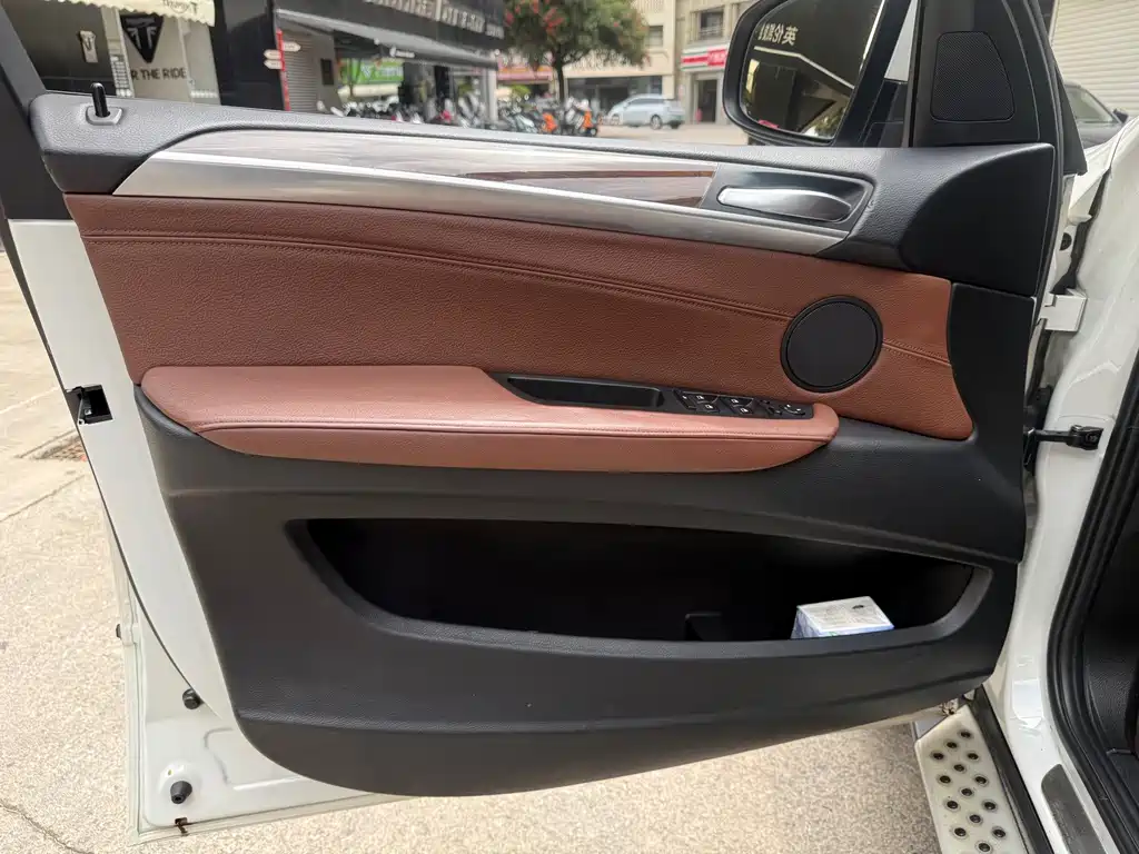 BMW X5 (Import) — миниатюра 17