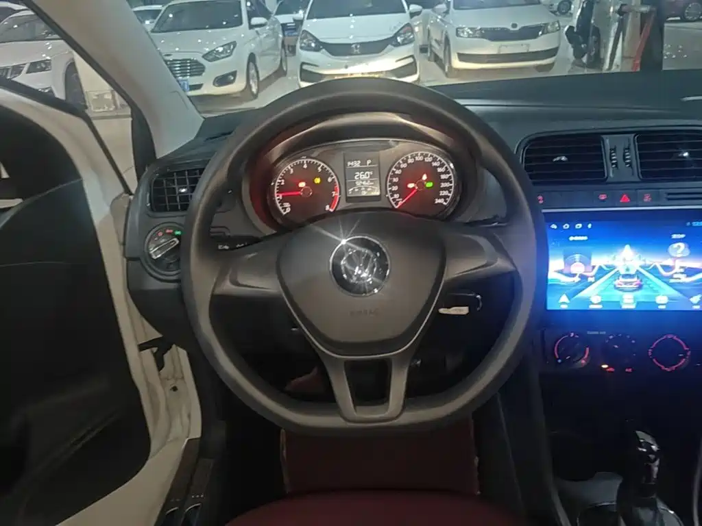 Volkswagen Polo — миниатюра 11