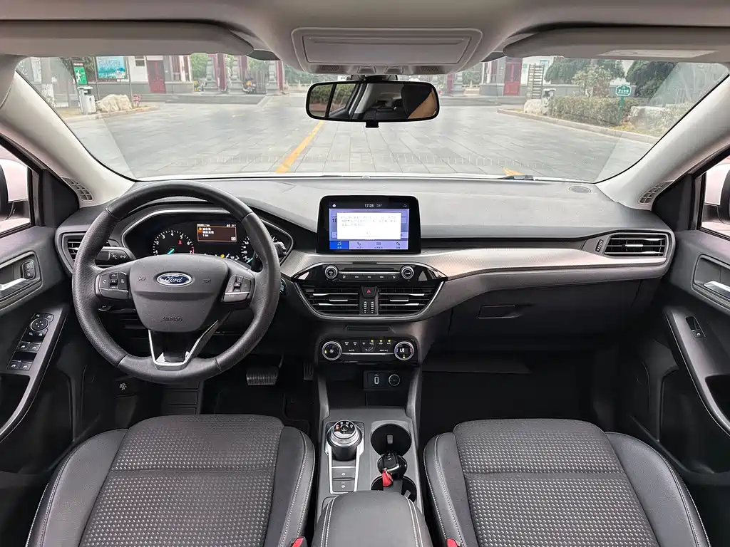 Ford Focus — миниатюра 10