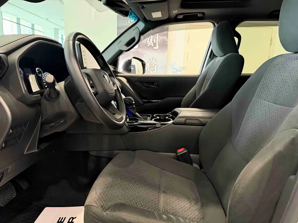 Toyota Land Cruiser — миниатюра 6