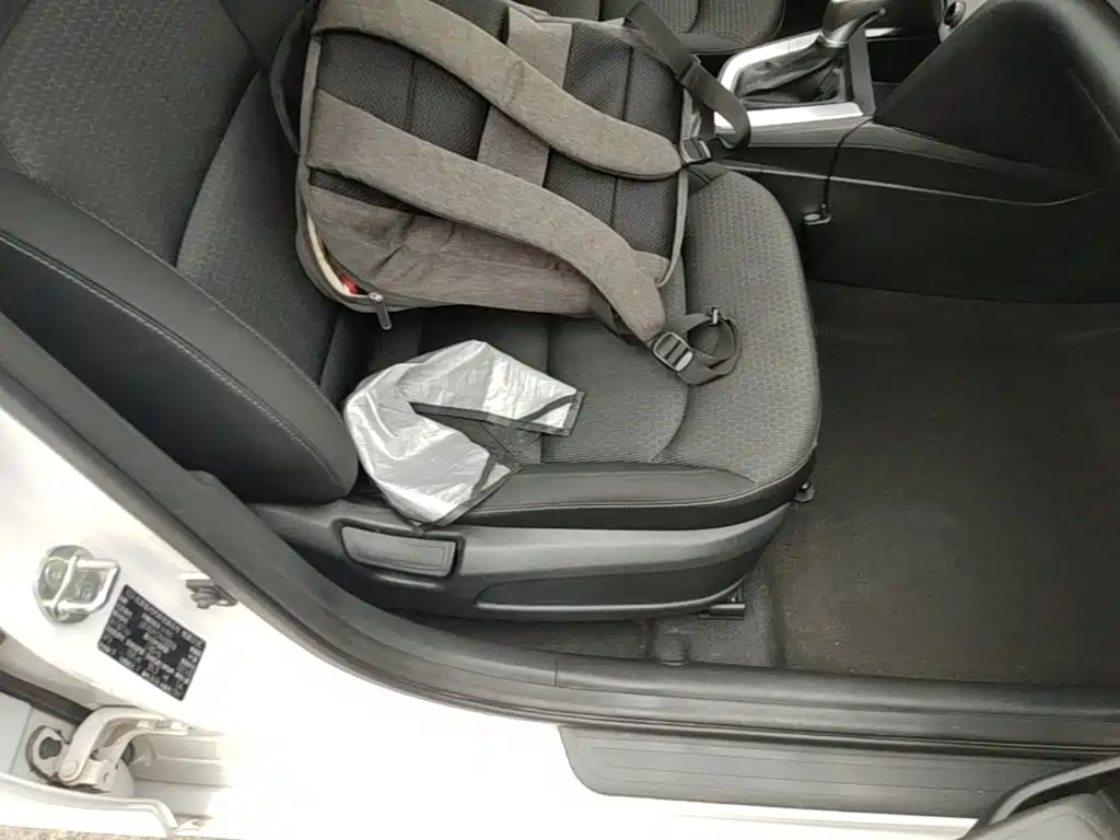 Hyundai Elantra — миниатюра 25