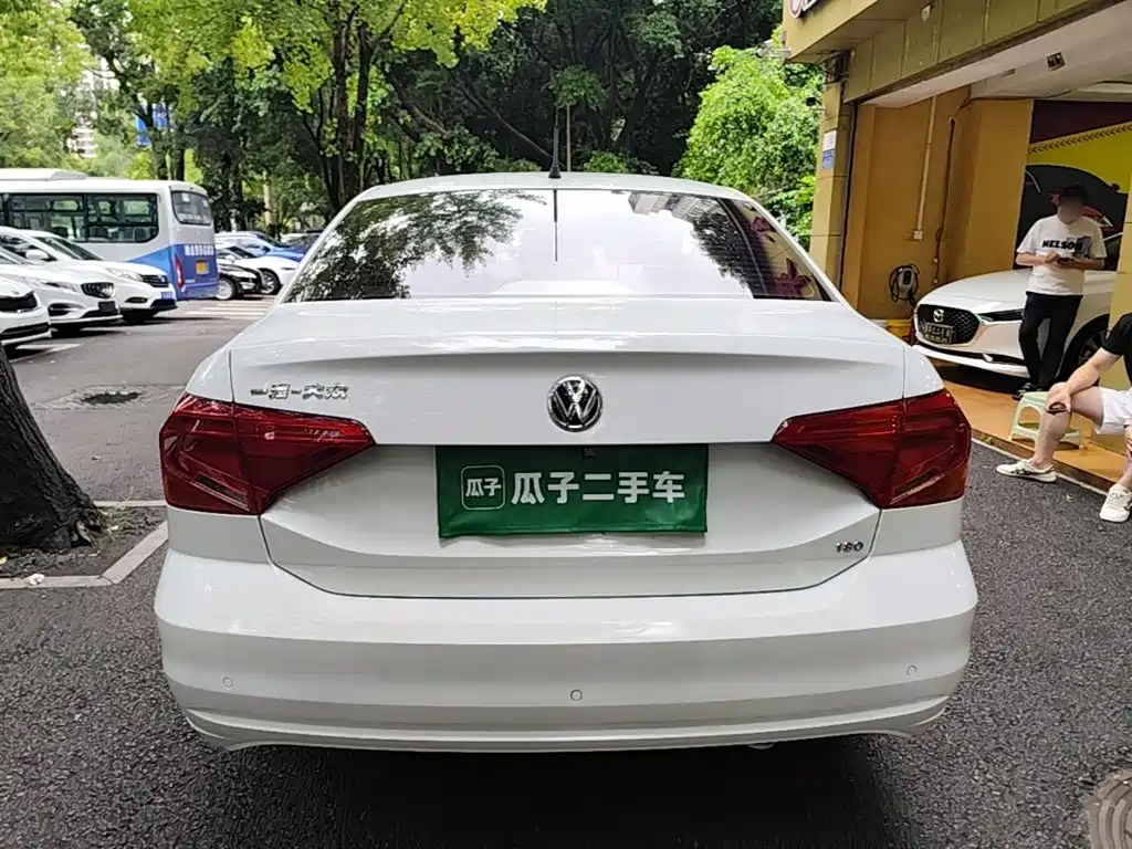 Volkswagen Jetta — миниатюра 6