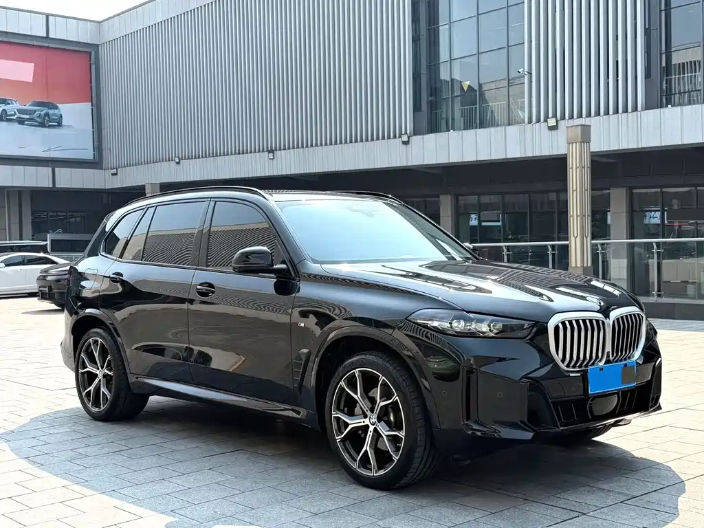 BMW X5 2025 xDrive 30Li Premium M Sport