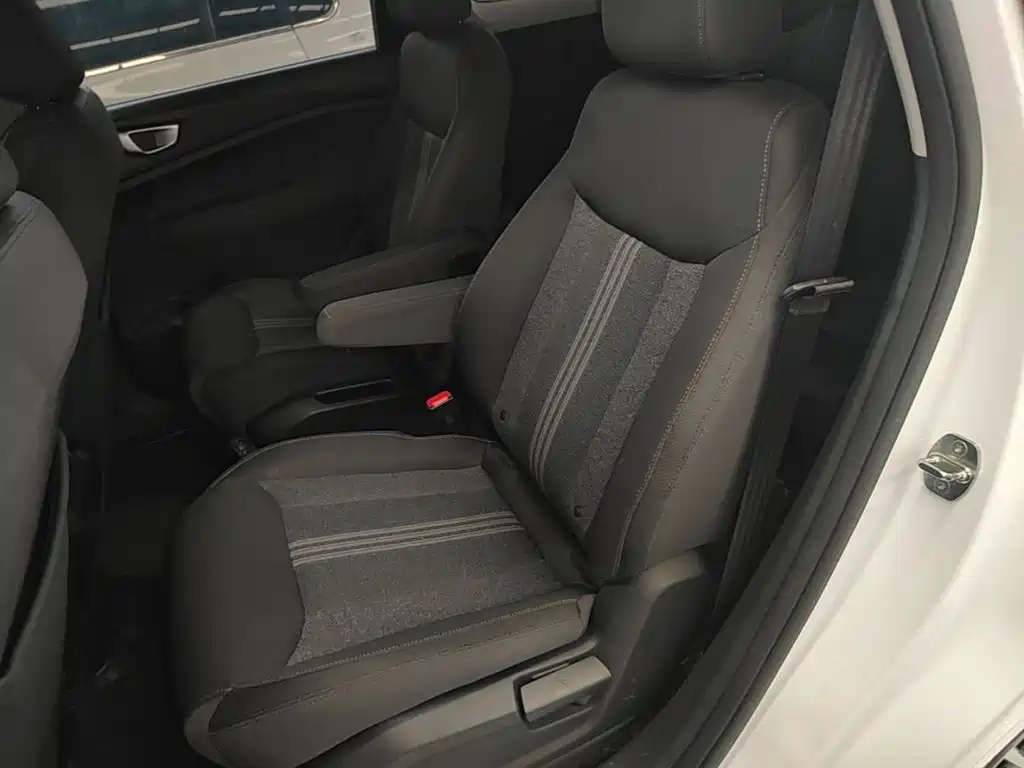 Wuling Jiachen — миниатюра 17