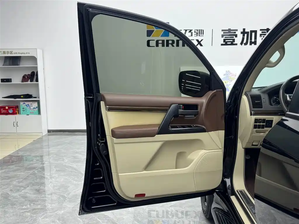 Toyota Land Cruiser 2020 4.0L AT
